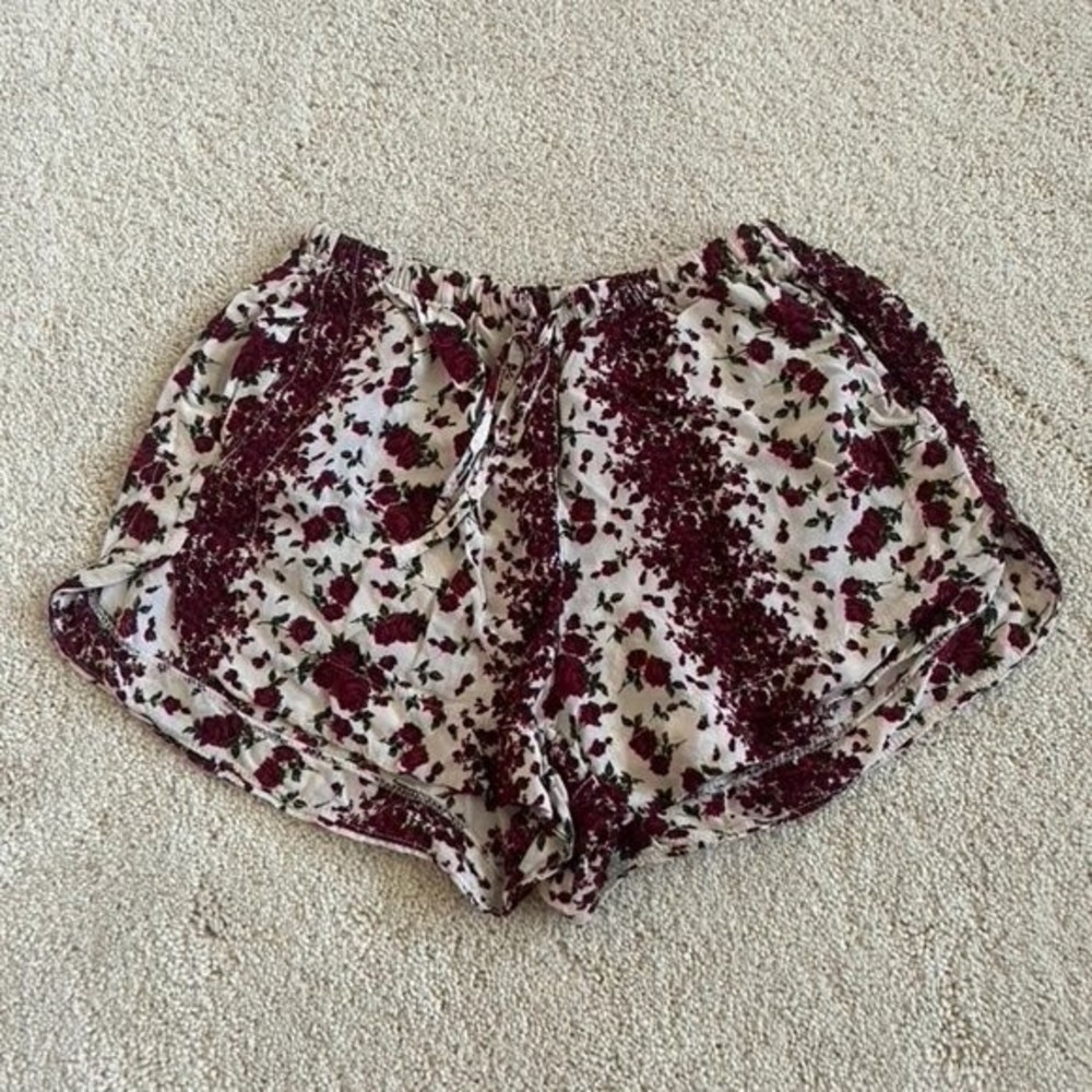 Brandy Melville Floral Pull-On Shorts
